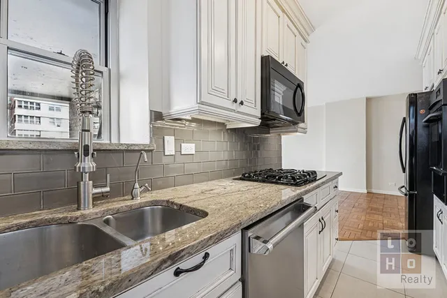 $850,000 | 577 Grand Street, Unit F504 | Lower East Side