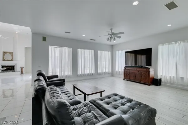 $7,000 | 8033 Secret Harbor Court, Las Vegas, NV 89128