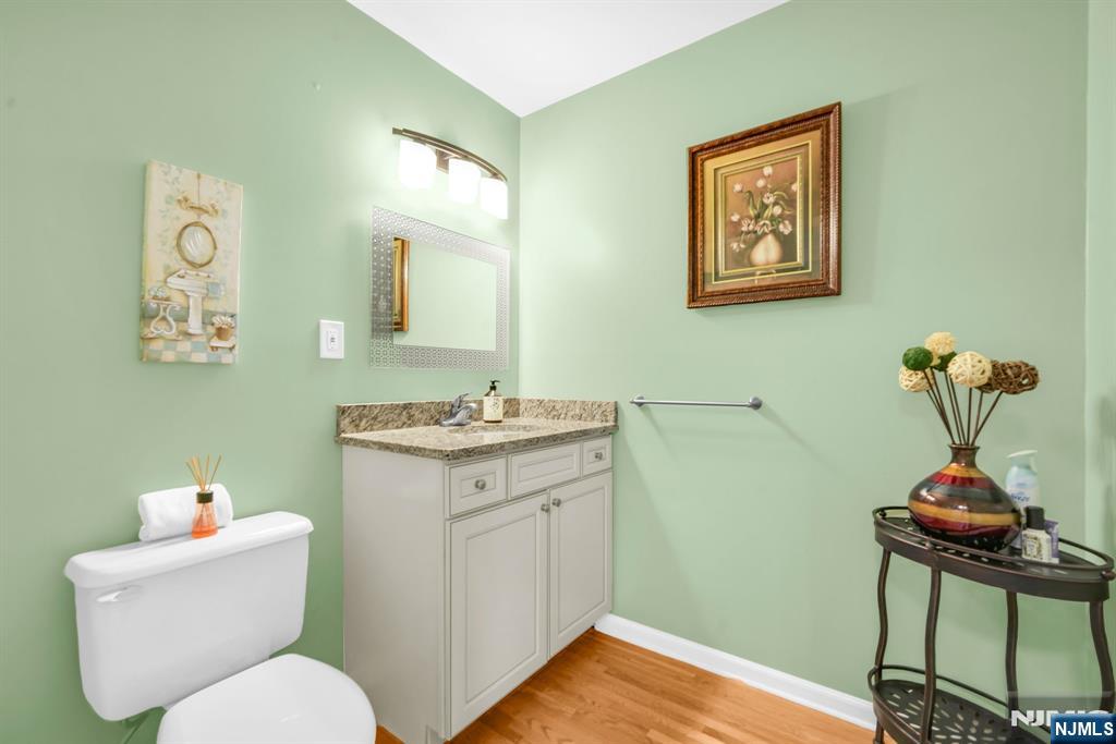 15 Nuthatcher Court Wayne, NJ 07470 - Photo 10 of 34