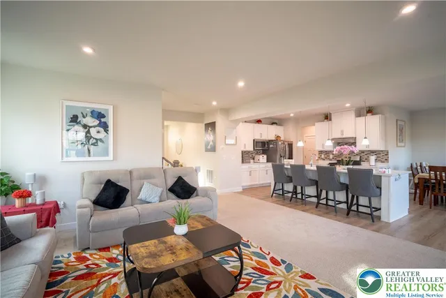 $619,999 | 1064 Woodmont Lane, Catasauqua, PA 18032