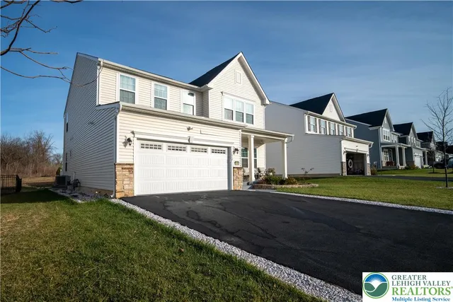 $619,999 | 1064 Woodmont Lane, Catasauqua, PA 18032