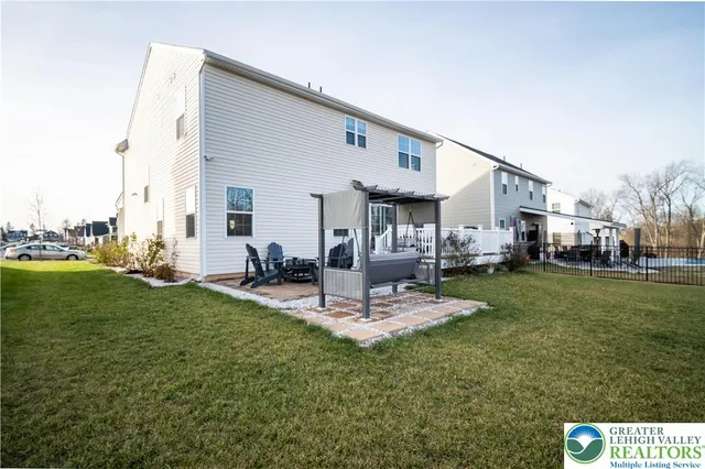 $619,999 | 1064 Woodmont Lane, Catasauqua, PA 18032