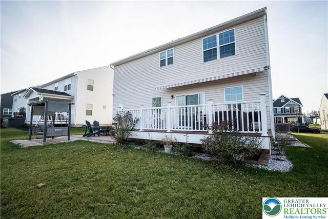 $619,999 | 1064 Woodmont Lane, Catasauqua, PA 18032