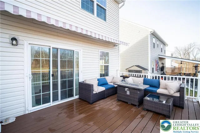 $619,999 | 1064 Woodmont Lane, Catasauqua, PA 18032