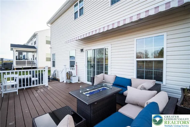 $619,999 | 1064 Woodmont Lane, Catasauqua, PA 18032