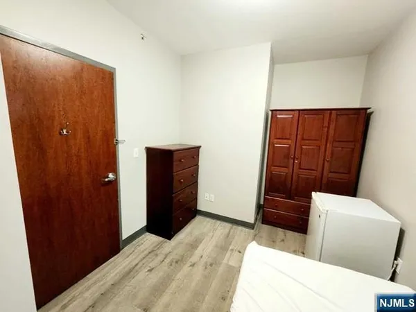 $950 | 344 Kearny Avenue, Kearny, NJ 07032