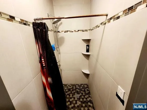 $950 | 344 Kearny Avenue, Kearny, NJ 07032