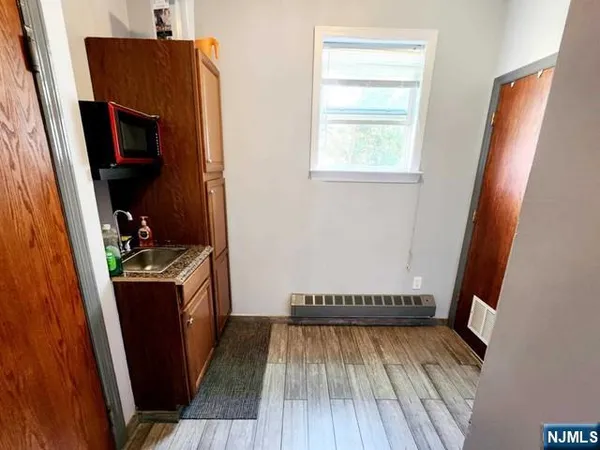 $950 | 344 Kearny Avenue, Kearny, NJ 07032