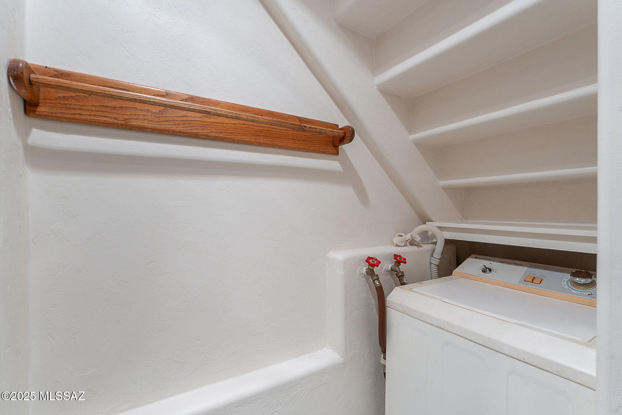 9865 North Willow Loop Tucson, AZ 85739 - Photo 39 of 50 Washer/Dryer