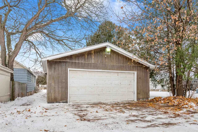 $139,900 | 1610 15th Avenue, Menominee, MI 49858