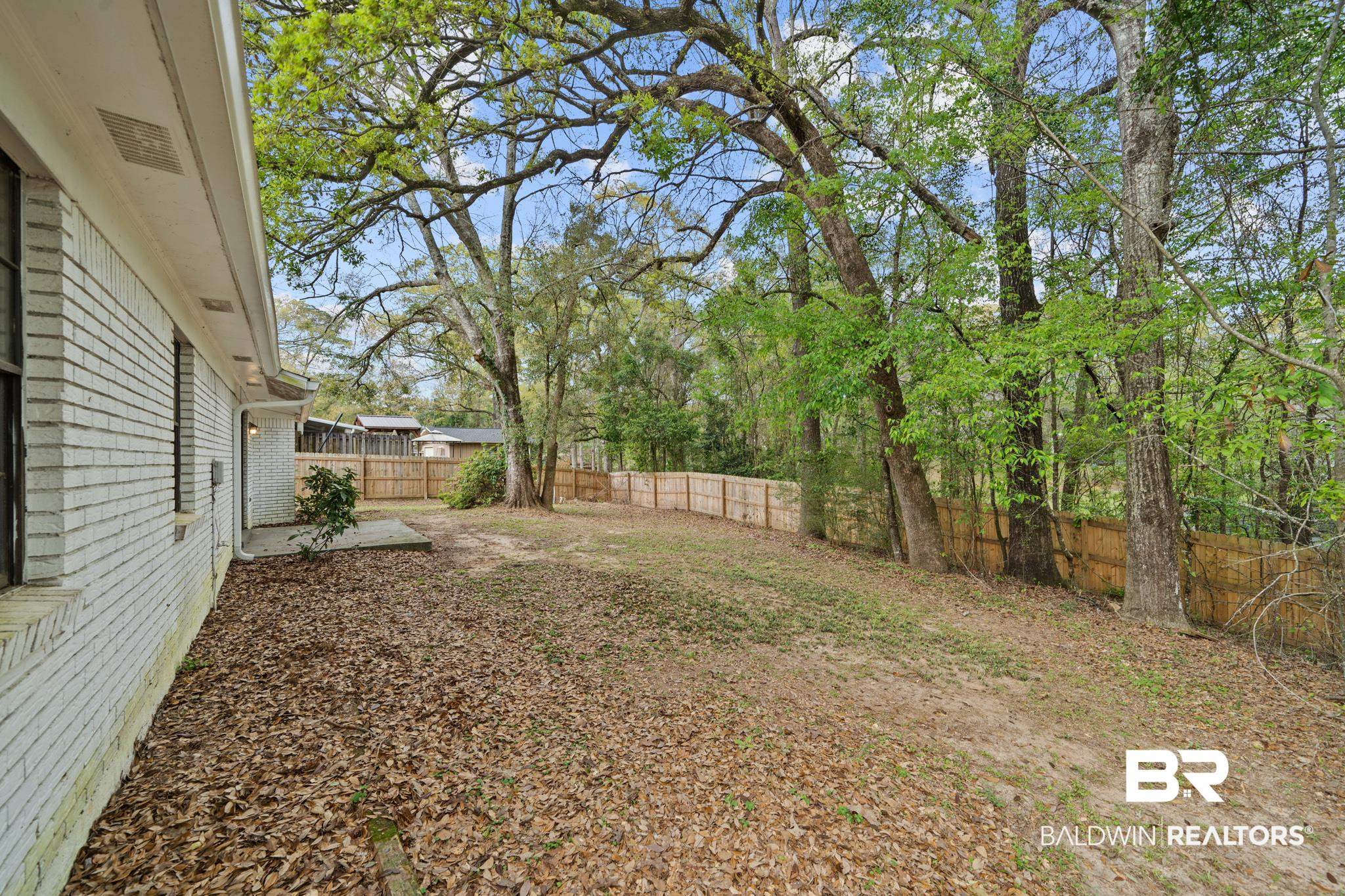 5716 Post Oak Court Mobile, AL 36609 - Photo 19 of 23 Back Patio