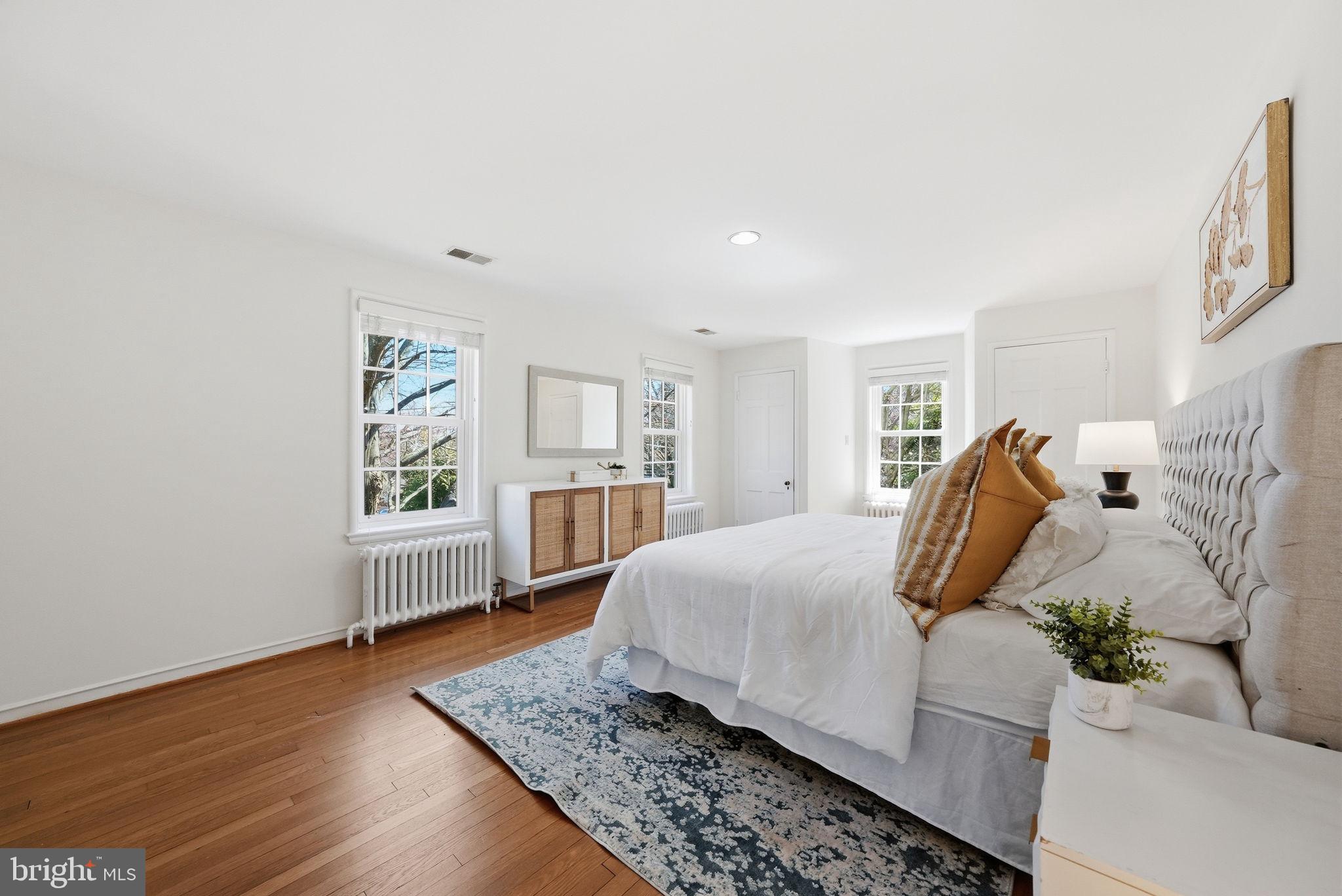 4600 Reno Road Northwest Washington, DC 20008 - Photo 24 of 60 2 exposures, large closets