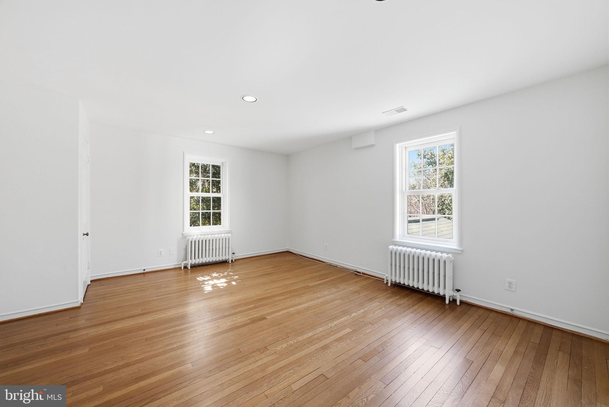 4600 Reno Road Northwest Washington, DC 20008 - Photo 27 of 60 Bedroom #2 , has 2 exposures of light