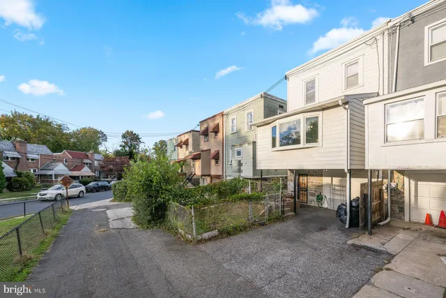 $290,000 | 808 Serrill Avenue, Lansdowne, PA 19050