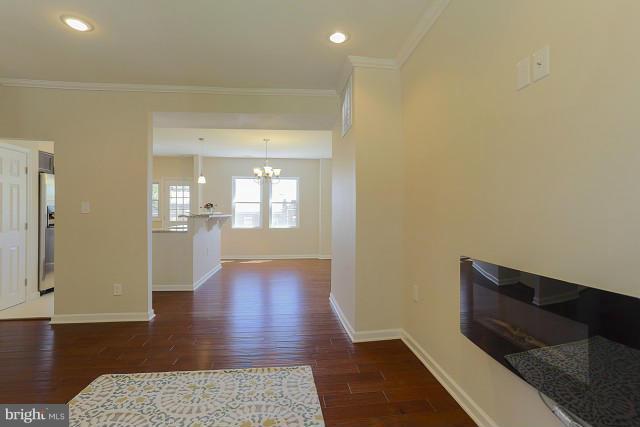 3833 Roland View Avenue Baltimore, MD 21215 - Photo 8 of 28 Living Room