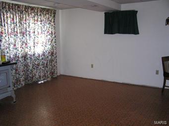 2902 Crossgate Road St. Louis, MO 63129 - Photo 18 of 20 Gallery Image 18