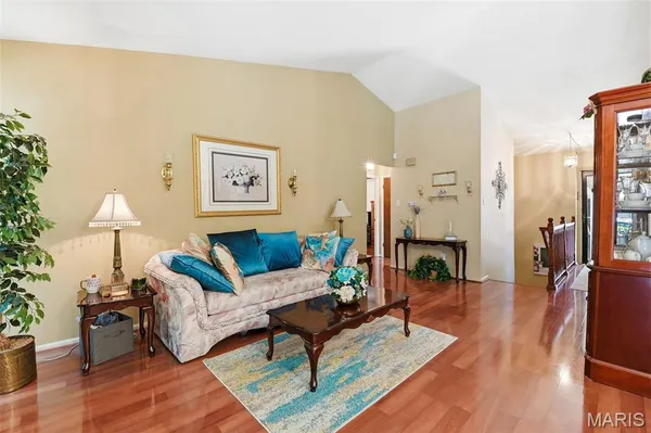 $160,000 | 11010 Thousand Oaks Drive, St. Louis, MO 63136