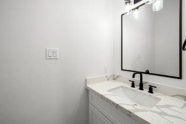 $2,600 | 5516 Hardy Street, Houston, TX 77009