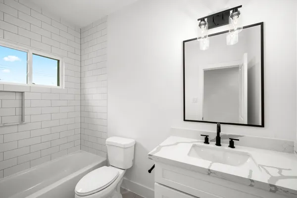 $2,600 | 5516 Hardy Street, Houston, TX 77009