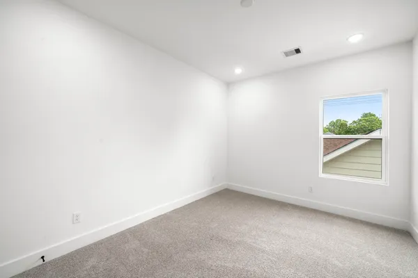 $2,600 | 5516 Hardy Street, Houston, TX 77009