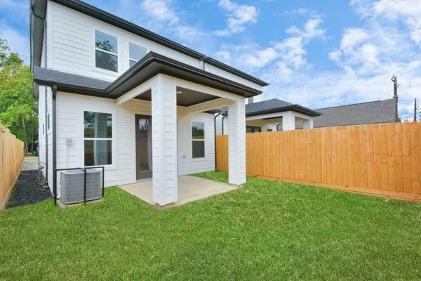 $2,600 | 5516 Hardy Street, Houston, TX 77009