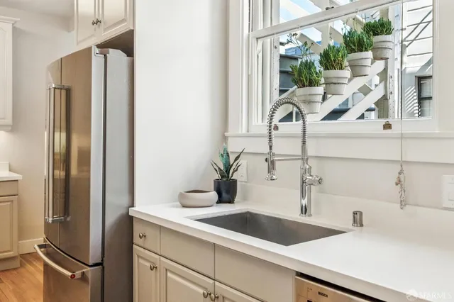 $1,695,000 | 2522 Chestnut Street, San Francisco, CA 94123