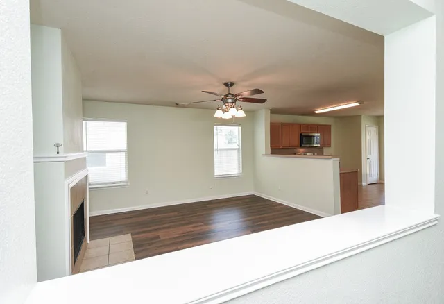 $1,675 | 29323 Hickory Terrace Drive, Spring, TX 77386