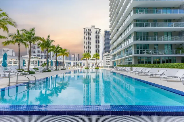 $670,000 | 1111 Southwest 1st Avenue, Unit 2614N, Miami, FL 33130