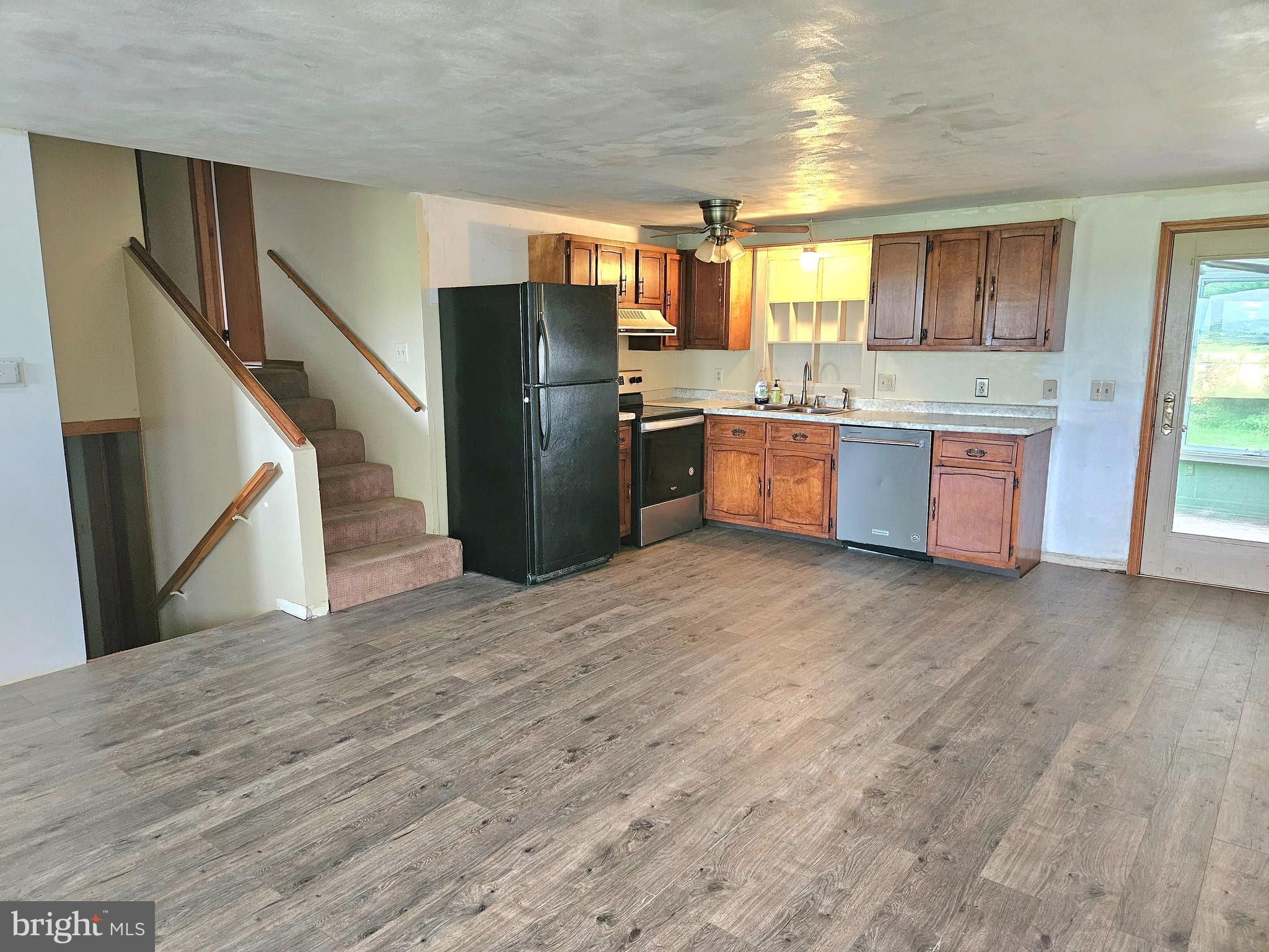 725 Littlestown Road Littlestown, PA 17340 - Photo 11 of 30 Kitchen