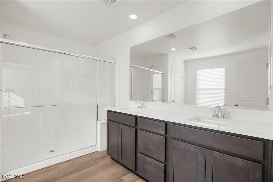 3055 Magnolia Rnch Avenue Las Vegas, NV 89139 - Photo 16 of 35 Master Bathroom