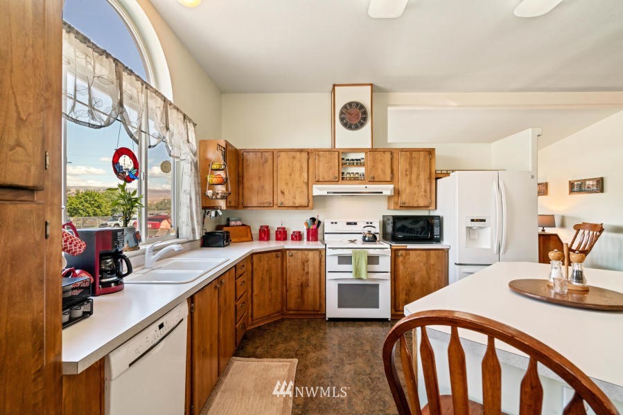 1061 Red Apple Road Wenatchee, WA 98801 - Photo 11 of 25 Gallery Image 11