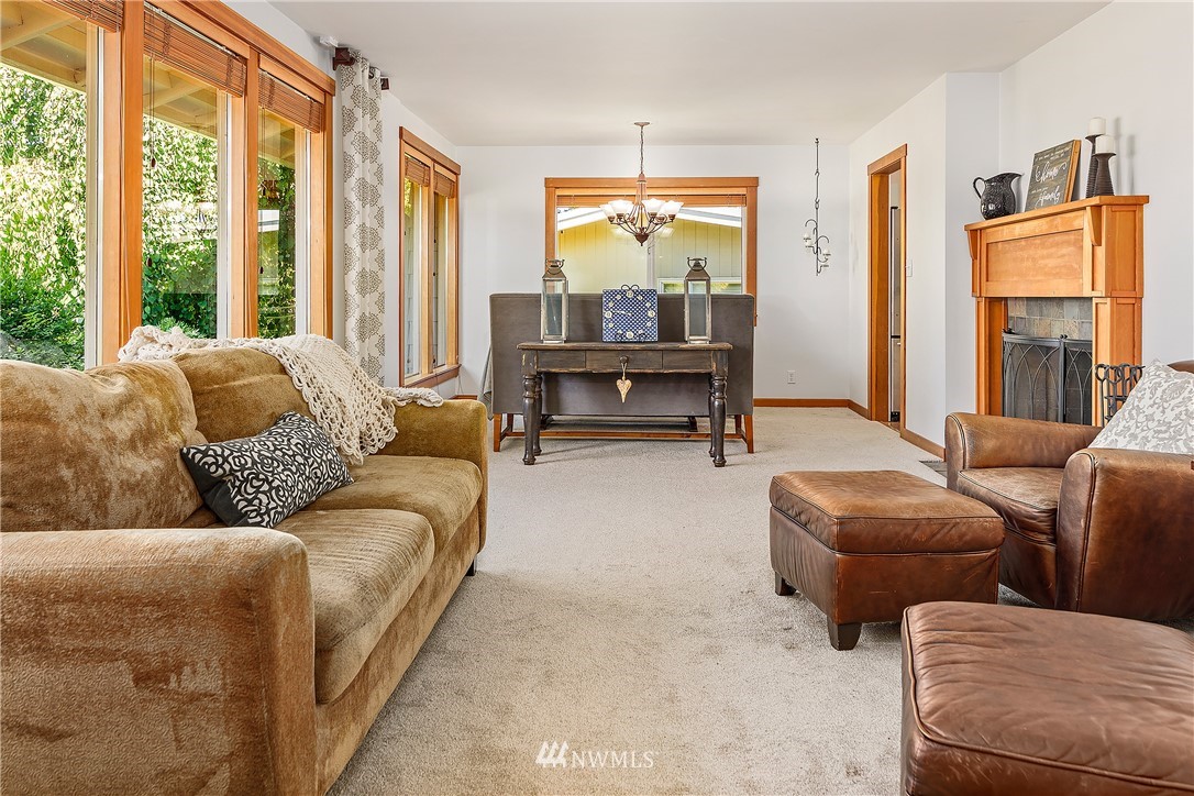 313 Heather Road Everett, WA 98203 - Photo 10 of 36