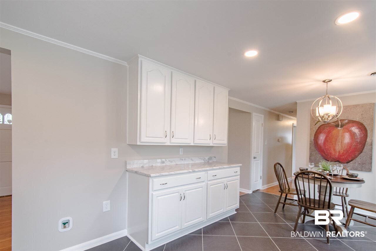 708 West Magnolia Avenue Foley, AL 36535 - Photo 27 of 29