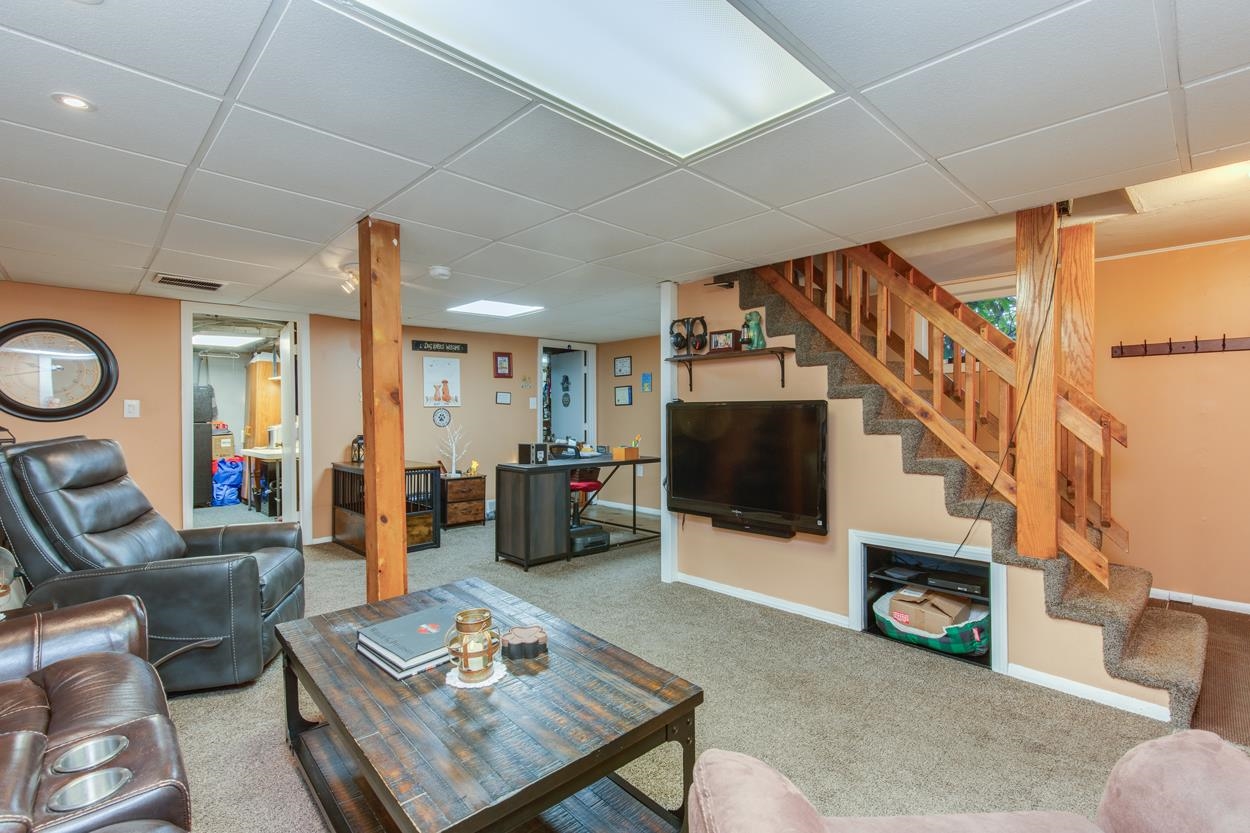 5 Lori Lane Pelham, NH 03076 - Photo 14 of 23