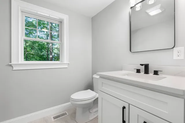 $879,000 | 14 Birch Road, North Hampton, NH 03862