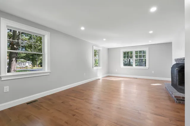 $879,000 | 14 Birch Road, North Hampton, NH 03862