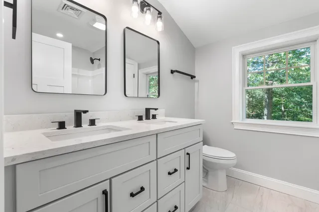 $879,000 | 14 Birch Road, North Hampton, NH 03862