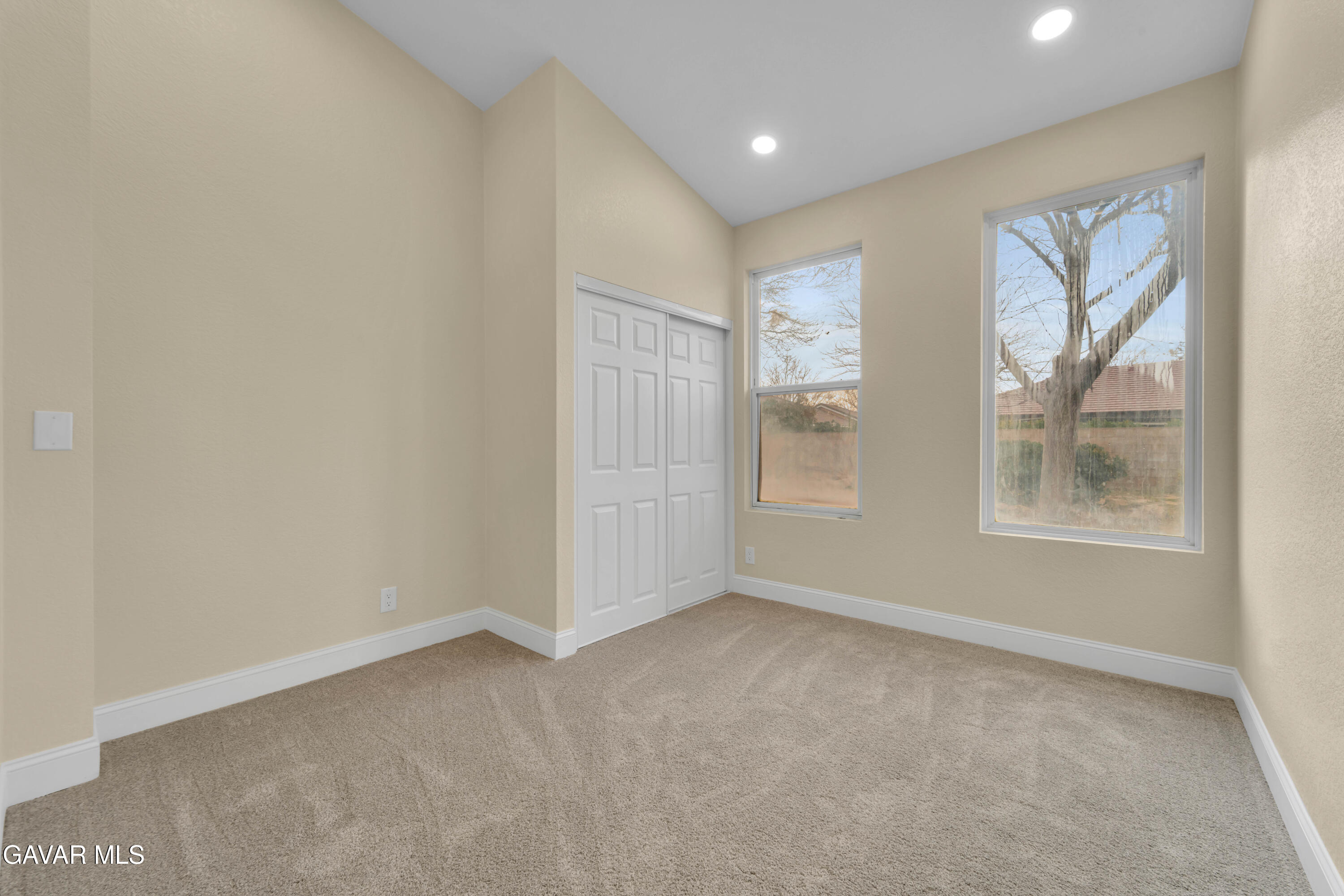43323 Honeybee Lane Lancaster, CA 93536 - Photo 15 of 32 an empty room with windows and closet