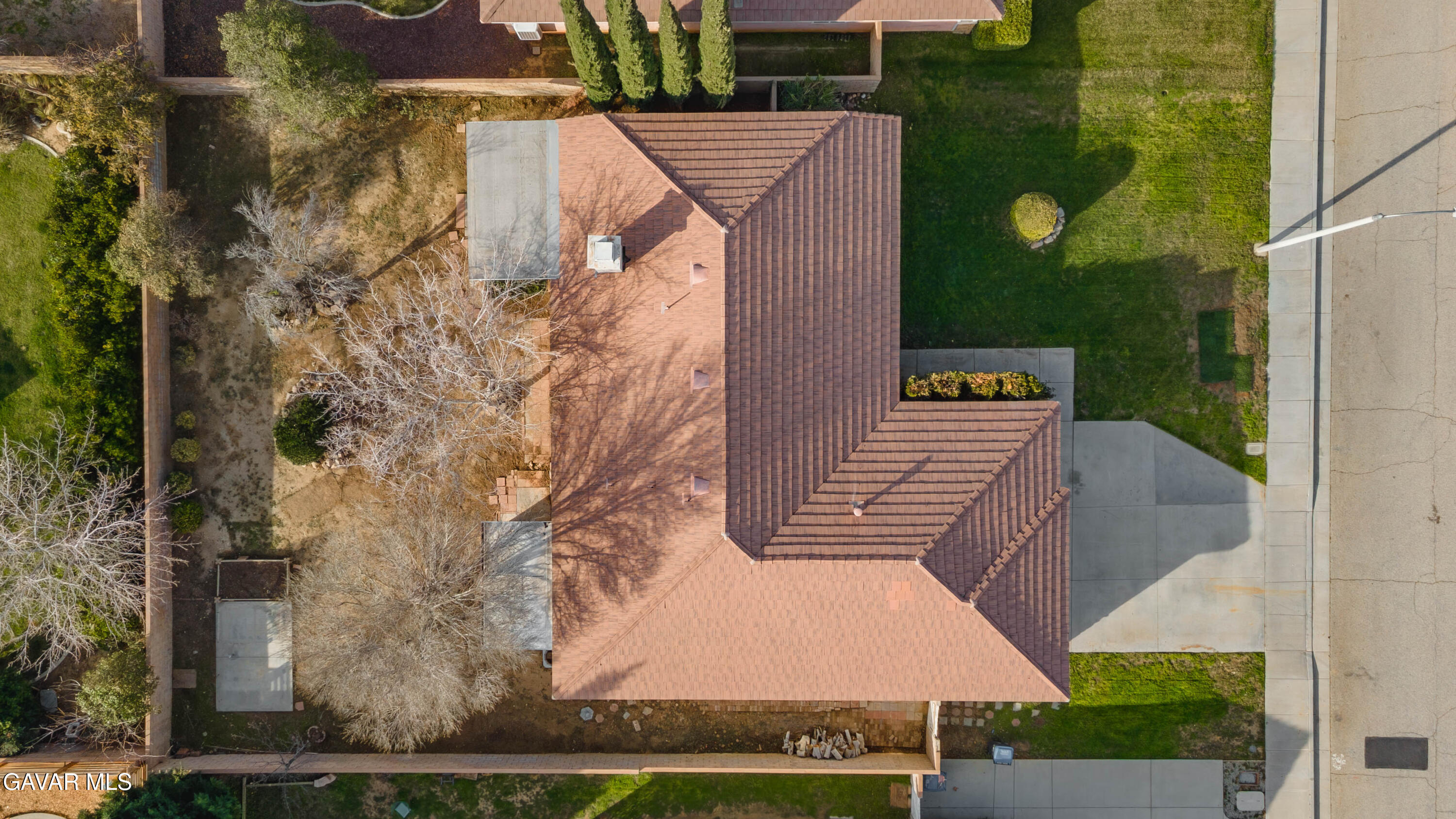 43323 Honeybee Lane Lancaster, CA 93536 - Photo 29 of 32 an aerial view of a house with garden space and street view