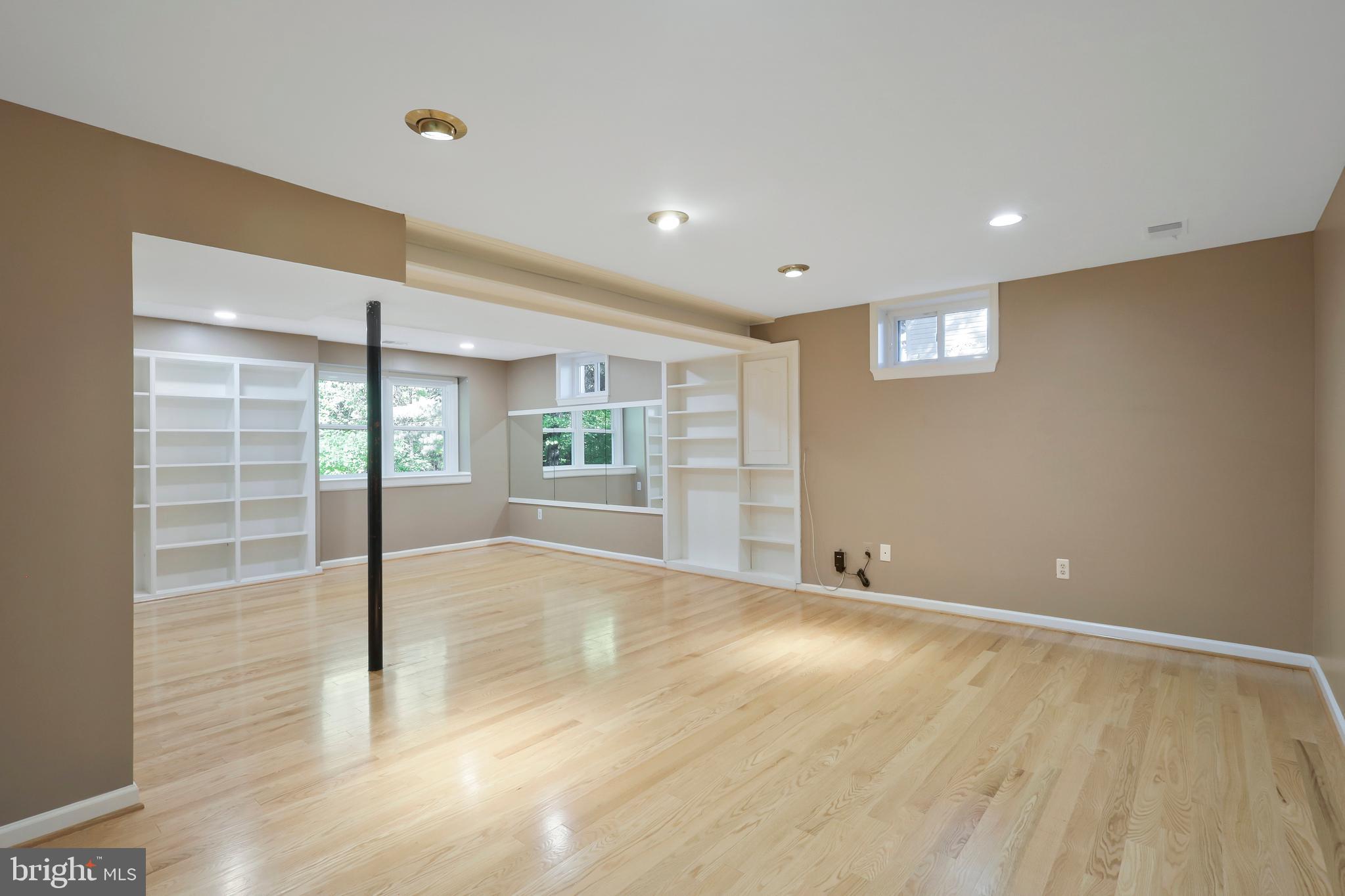7582 Seabrook Lane Springfield, VA 22153 - Photo 25 of 65 Gallery Image 25