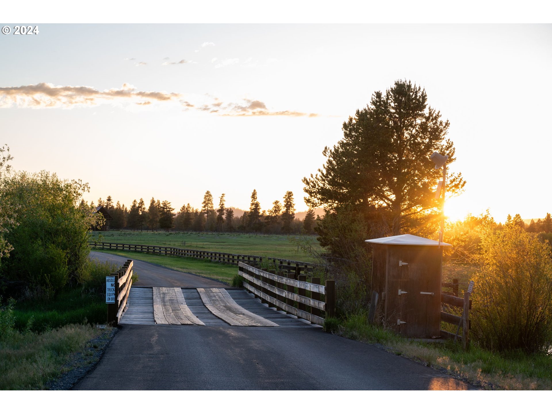 52255 Huntington Road La Pine, OR 97739 - Photo 31 of 48 a view of outdoor space and yard