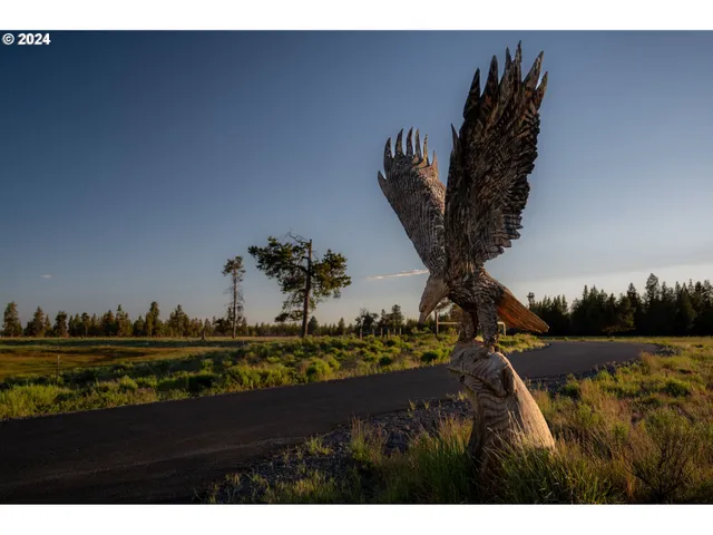 $25,600,000 | 52255 Huntington Road, La Pine, OR 97739