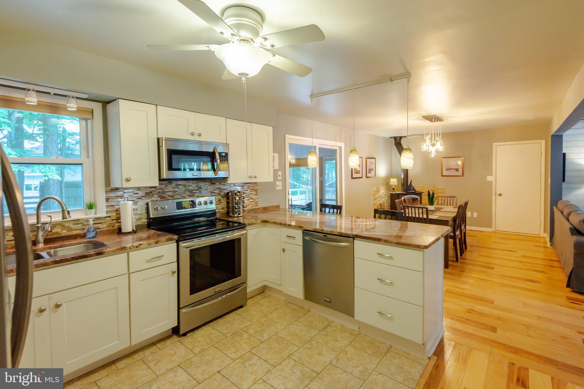 77 Battersea Road Ocean Pines, MD 21811 - Photo 9 of 56 Beautiful Glass tile back splash