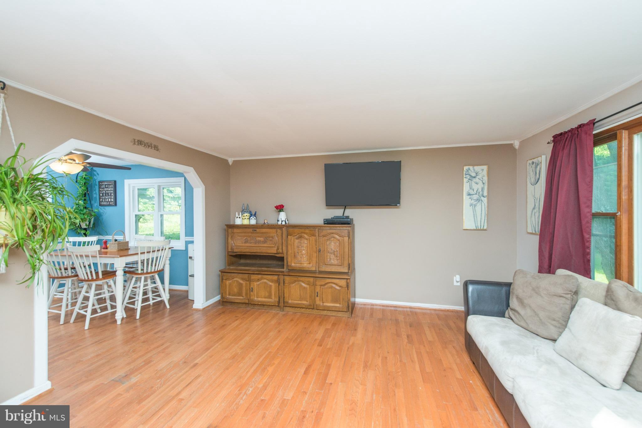 1997 Dairy Farm Road Gambrills, MD 21054 - Photo 5 of 28 Living Room