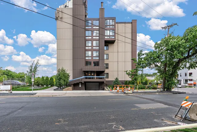 $1,495 | 2800 West 44th Street, Unit 401, Minneapolis, MN 55410