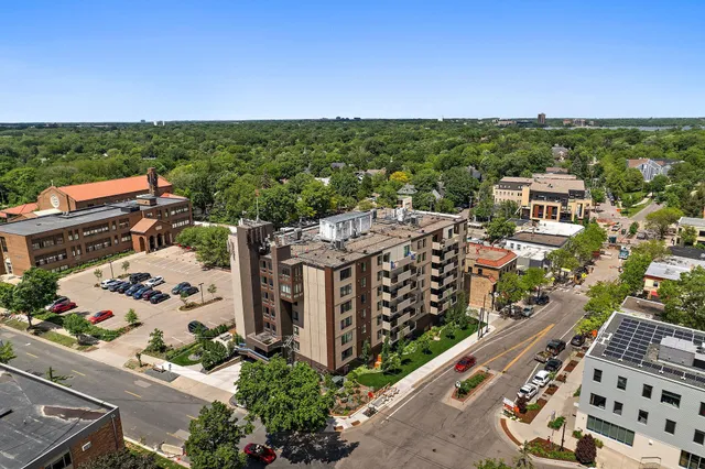 $1,495 | 2800 West 44th Street, Unit 401, Minneapolis, MN 55410