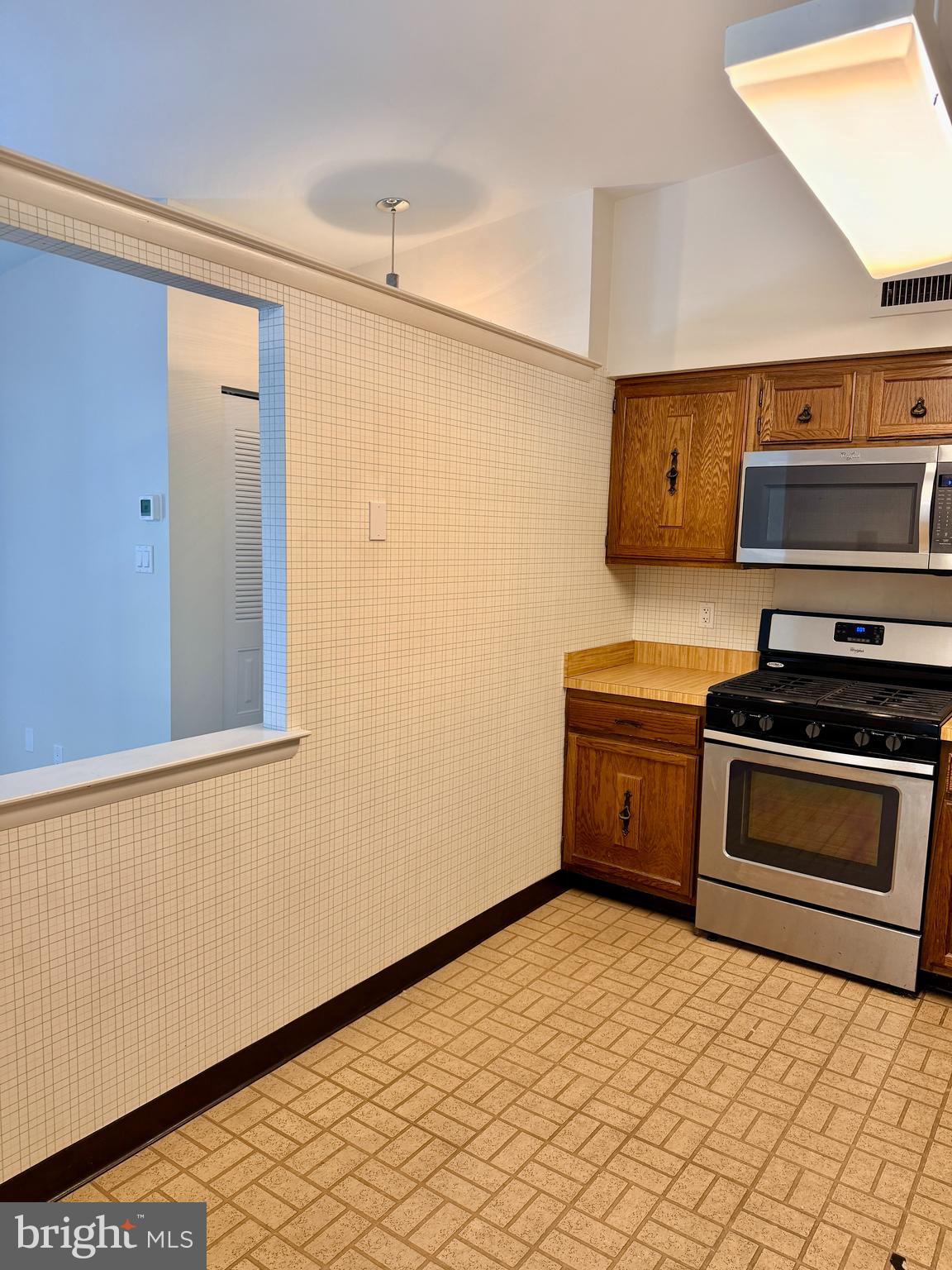 67203 Delaire Landing Road, Unit 203 Philadelphia, PA 19114 - Photo 13 of 43 Kitchen