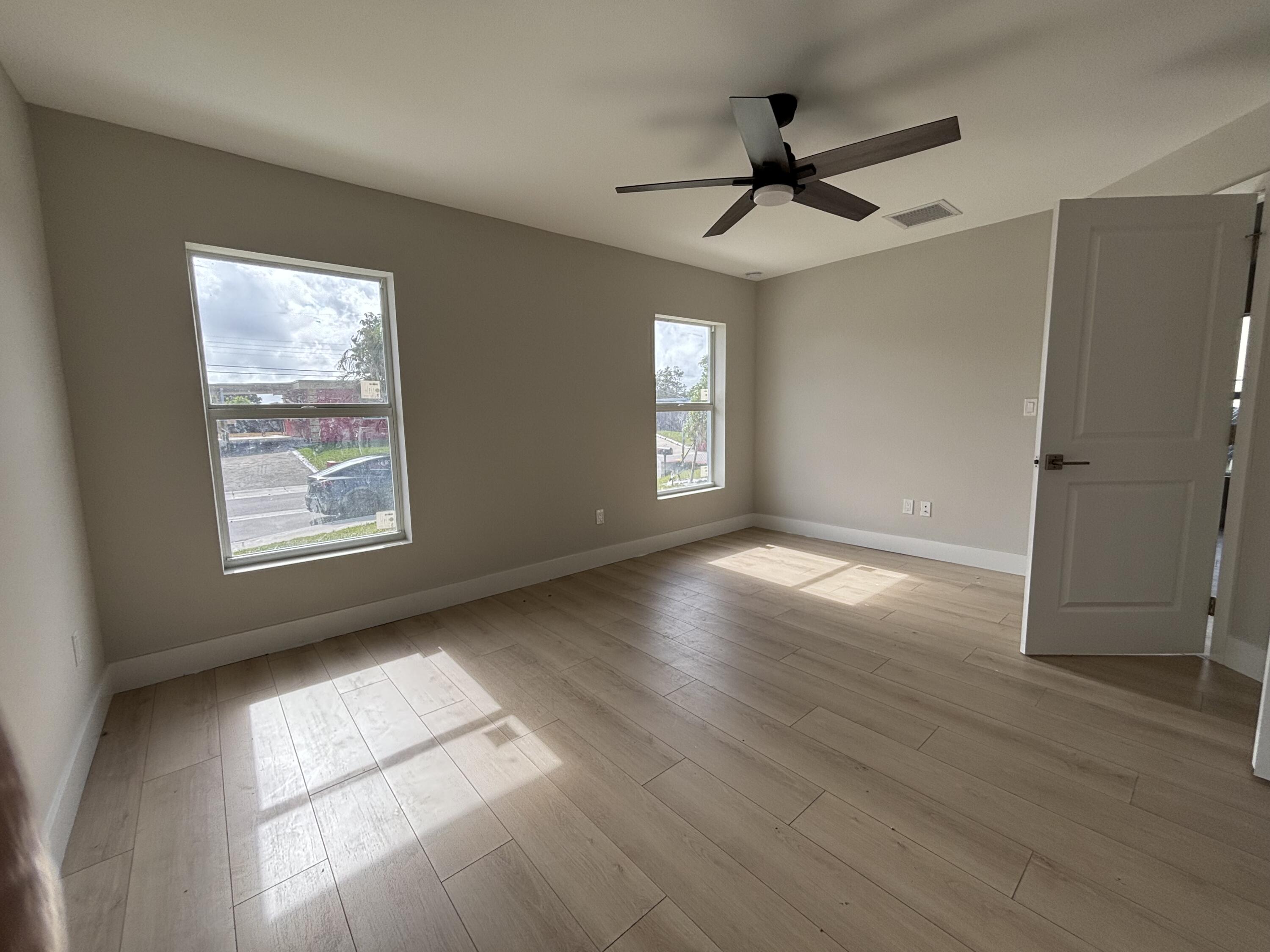 1124 West 25th Street Riviera Beach, FL 33404 - Photo 6 of 10 IMG_0192