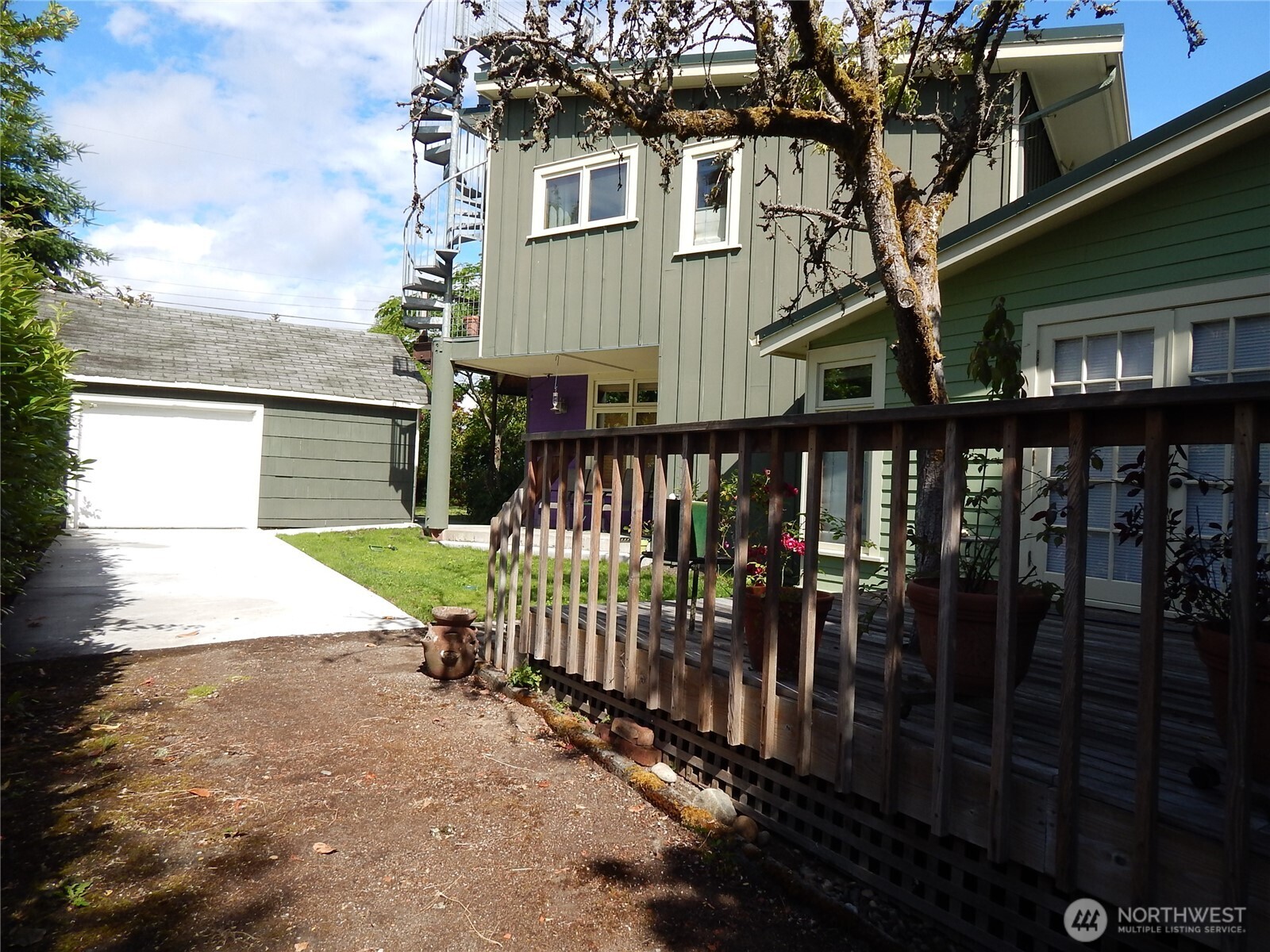 7321 35th Avenue Southwest Seattle, WA 98126 - Photo 3 of 35