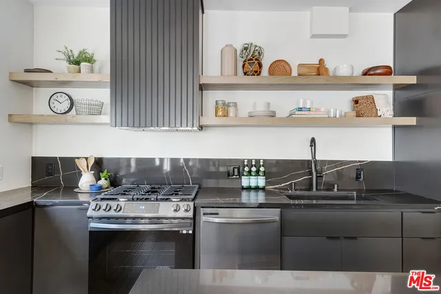 $5,850 | 841 North La Fayette Park Place, Los Angeles, CA 90026